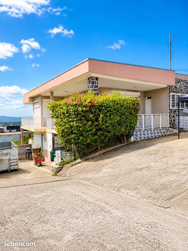 Maison 8 pièces 172 m² · à Fort-de-France · 172 m² · 360 000 €