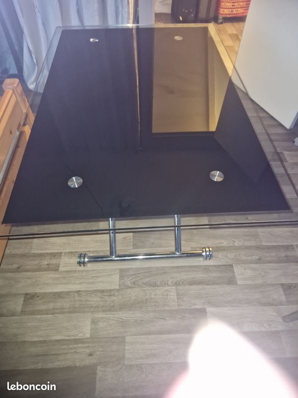 Table en verre (image 1)