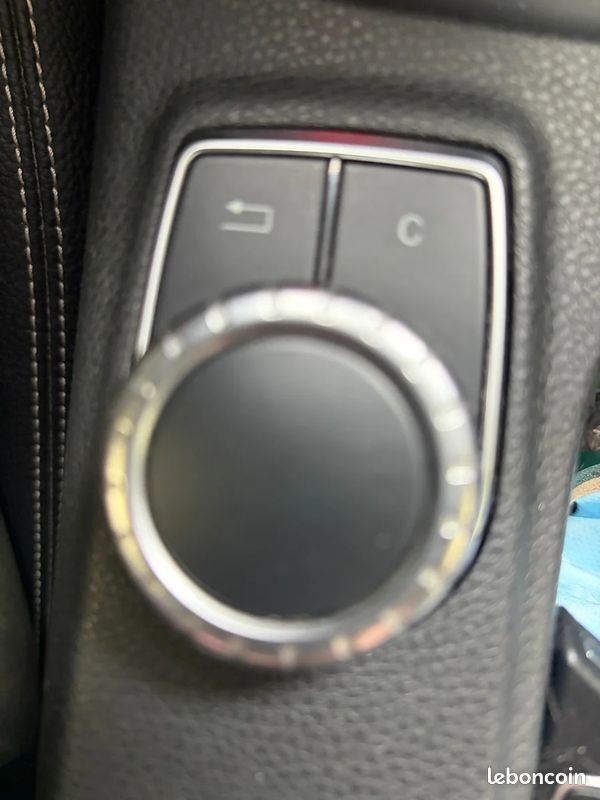 MERCEDES CLASSE CLA Essence 180 122ch Sensation / Entretien complet Mercedes / Véhicule propre (image 28)