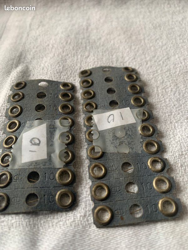 1.plaques et 8 fusibles10A pour porte fusibles porcelaine (image 1)