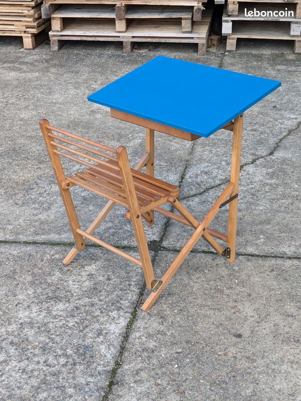 Bureau pour enfants avec chaises pliables à bas prix à Djibouti