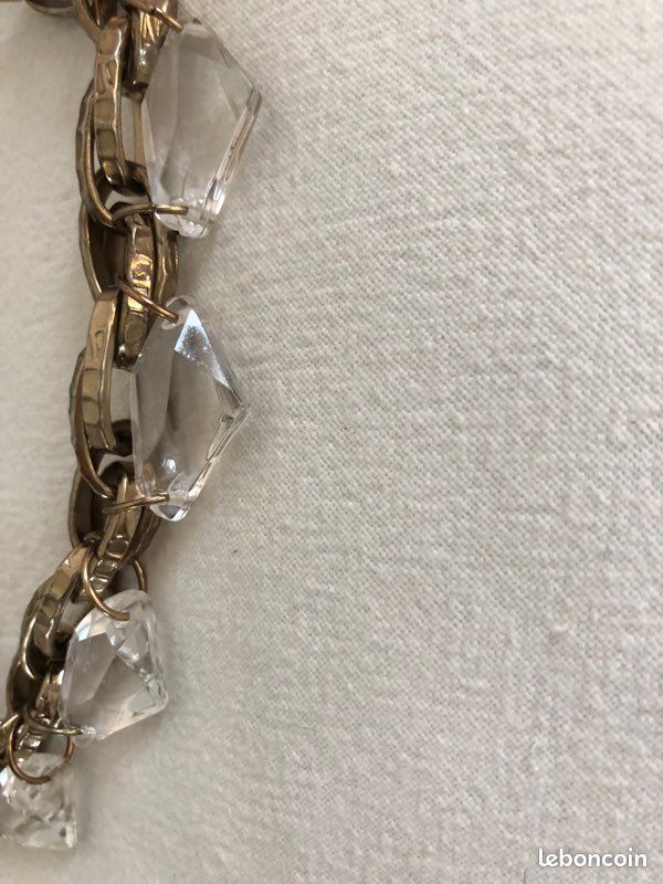 Collier chaîne doré et verroterie (image 5)