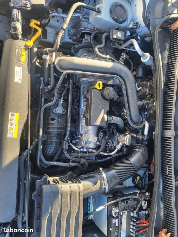 Volkswagen taigo tsi 110cv life plus accidentée (image 3)