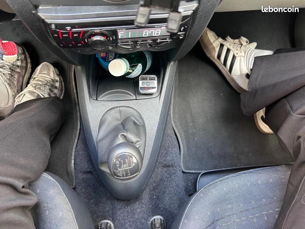 Renault Clio 1.2 60 AUTHENTIQUE (image 30)
