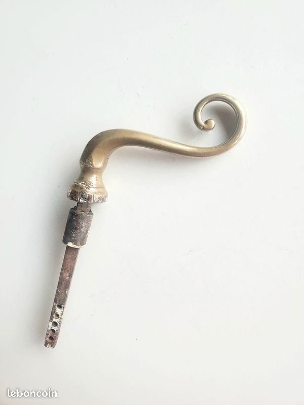 Poignée de porte en laiton (image 1)