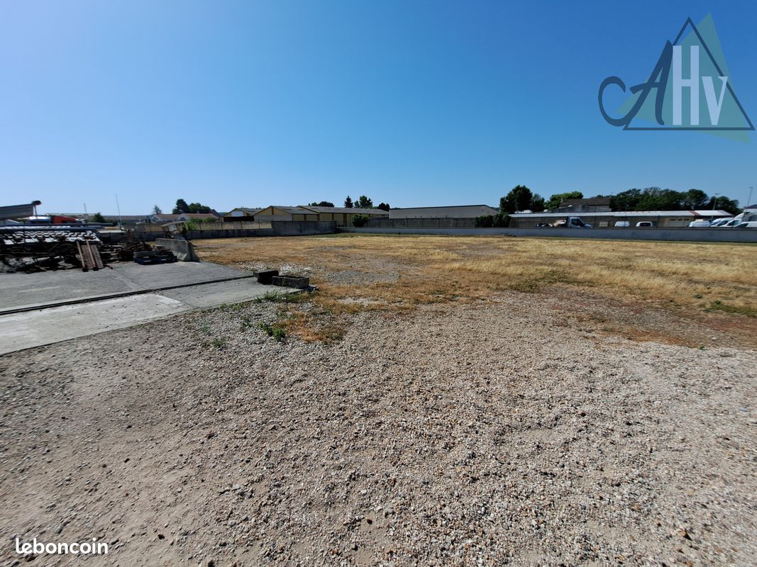 Terrain 3882 m² Sens (image 2)