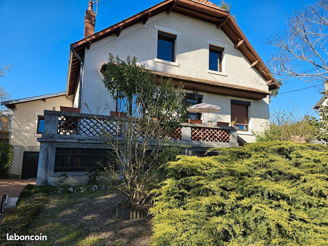 Maison 8 pièces 2240 m² · à Périgueux · 2 240 m² · 265 000 €