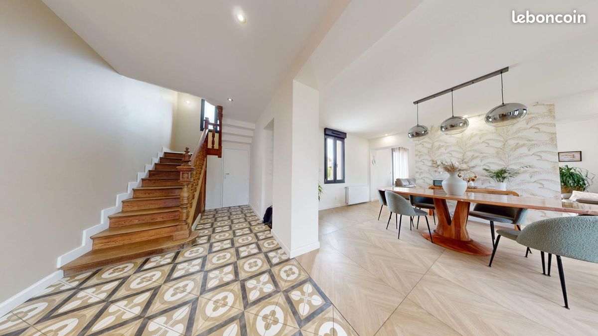 Maison 7 pièces 220 m² · à Montivilliers · 220 m² · 695 000 €