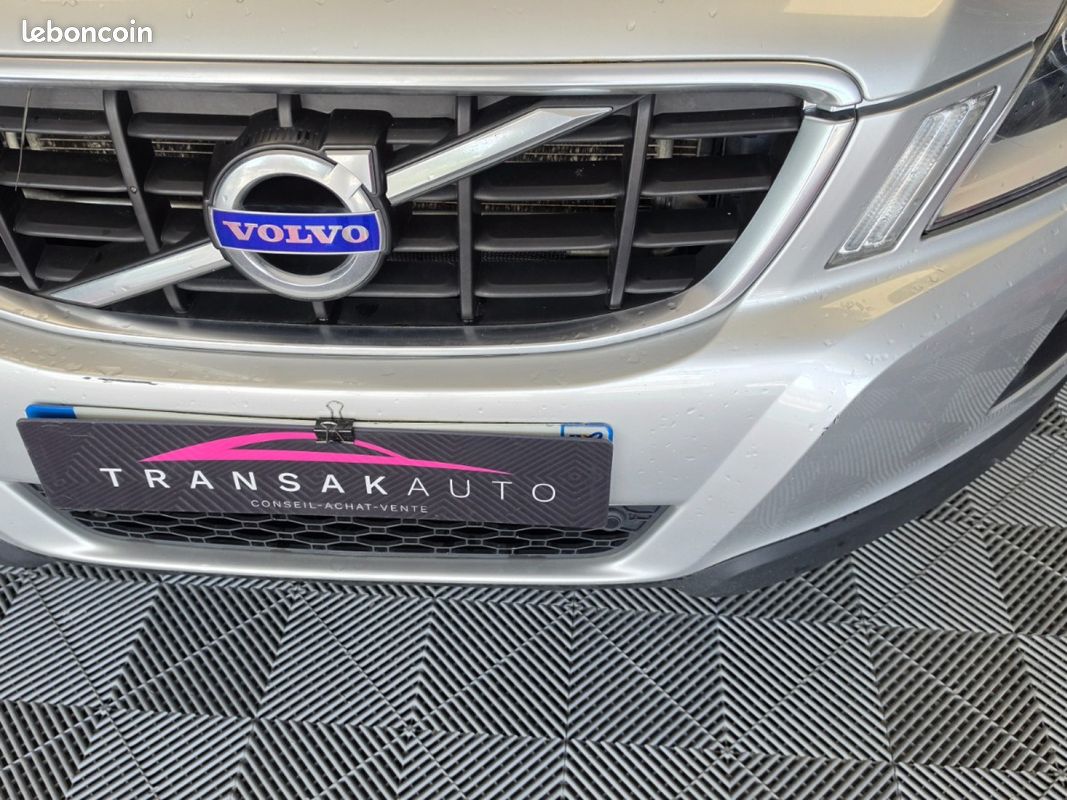 VOLVO XC60 D5 AWD Summum Geartronic A (image 28)