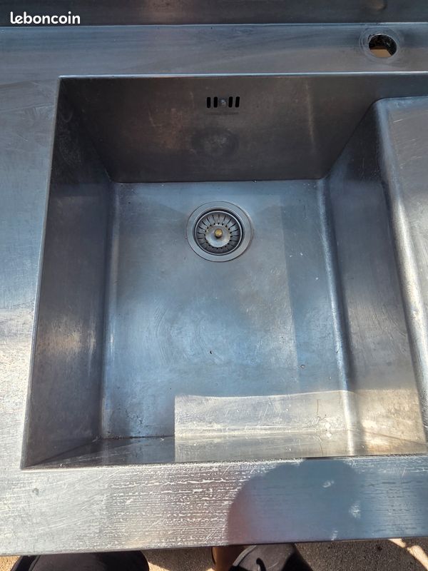 Plan de travail inox avec grand évier intégré – 214 x 60 cm – bon état (image 4)