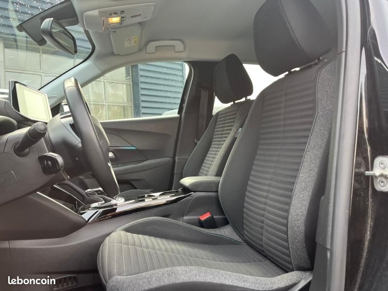 Peugeot 2008 e-2008 136ch Style (image 8)