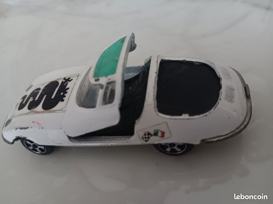 Miniature Politoys 1/43 – Chevrolet Corvair Bertone – Zamac – Occasion