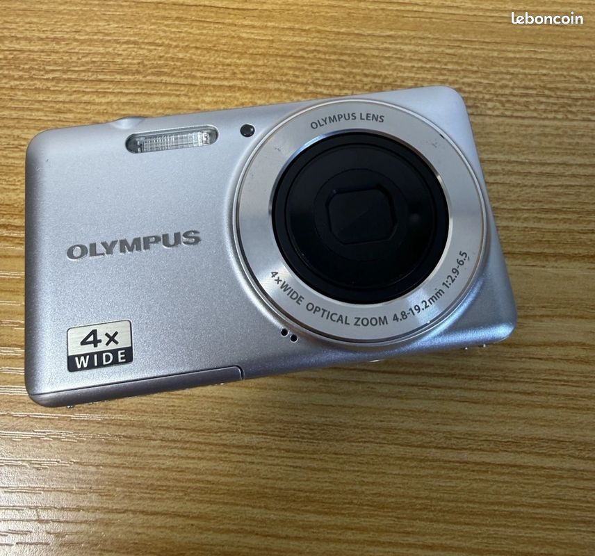 Appareil Photo Numérique Compact Olympus VG-120 Bleu, Avec Chargeur Fonctionnel - Occasion Fonctionnelle
