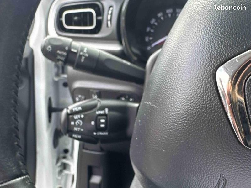 Citroen C3 1.2 PureTech 110 Shine EAT6 (image 16)