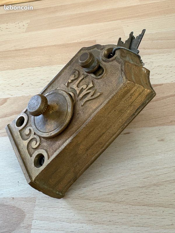 Tête de LION porte sonnette bouton vintage fonte laiton
