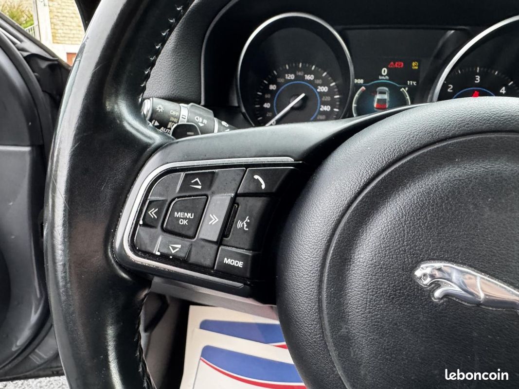 JAGUAR XF 2.0 D - 180 BVA S&S Prestige Gps + Camera AR + Clim (image 24)