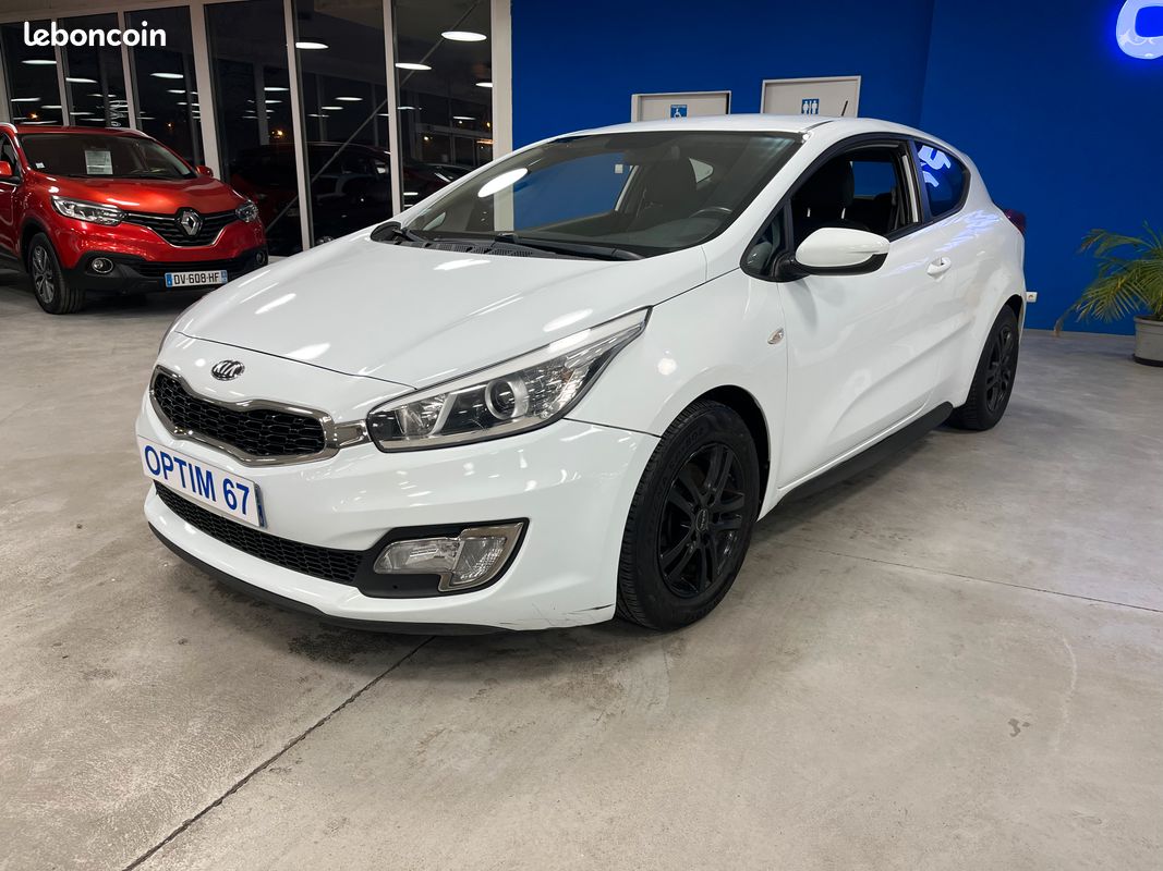 Kia proceed coupe 1,4L 100cv AN02/2015 ENTRETIEN A JOUR garantie 12 mois (image 2)