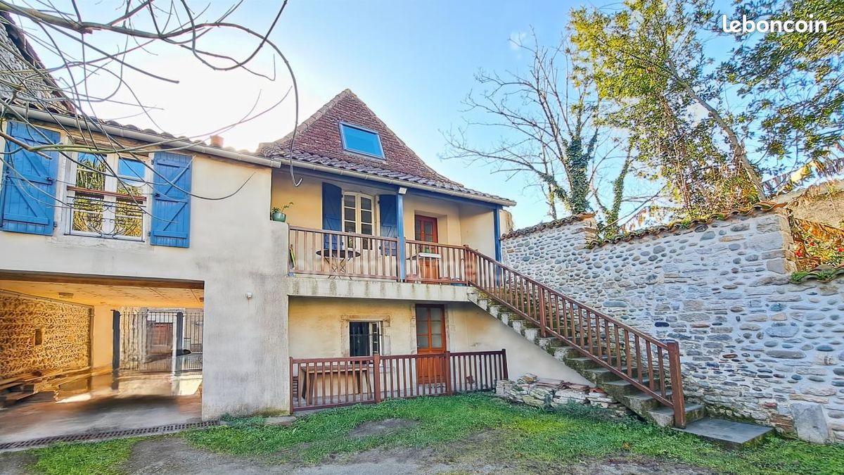 Maison 7 pièces 194 m² · à Sauveterre-de-Béarn · 194 m² · 314 000 €