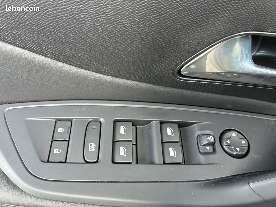 Peugeot 308 1.5 BLUEHDI 130CH S&S ALLURE EAT8 (image 24)