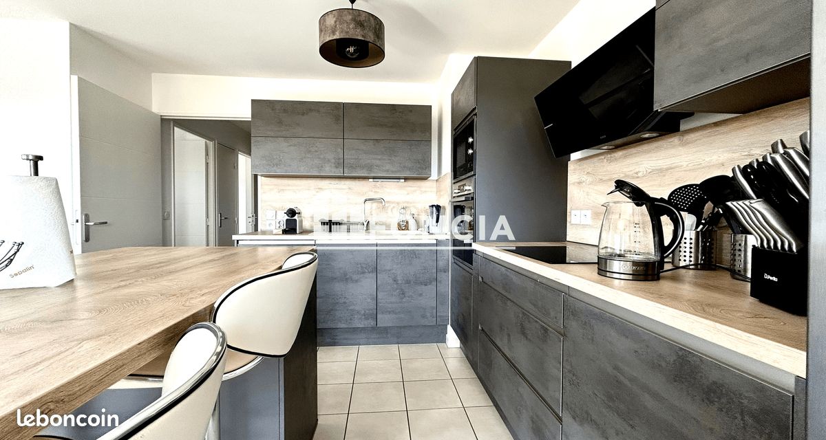 Appartement 3 pièces 61 m² · à Vénissieux · 61 m² · 999 €/mois