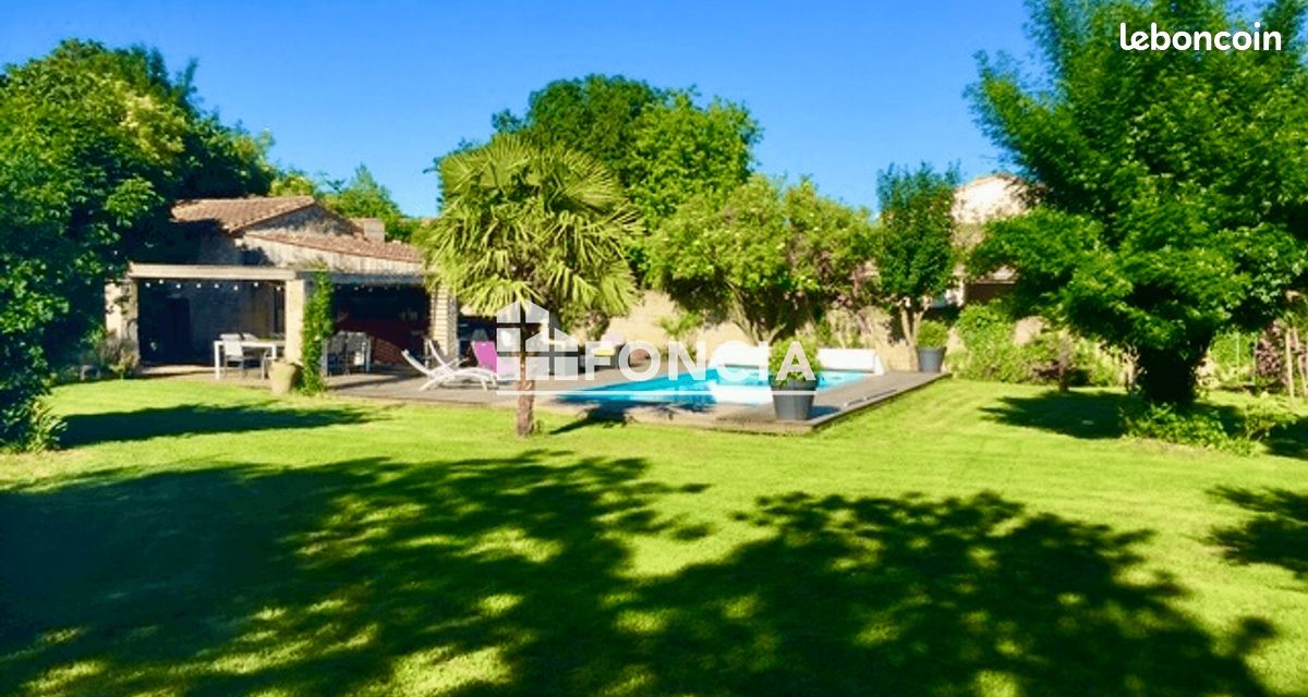 Maison 6 pièces 226 m² · à Magné · 226 m² · 389 000 €