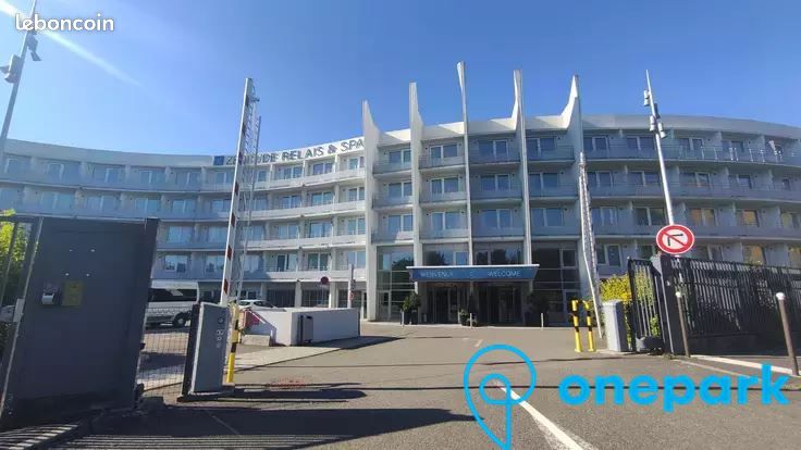 Parking 12 m² · à Roissy-en-France · 12 m² · 107 €
