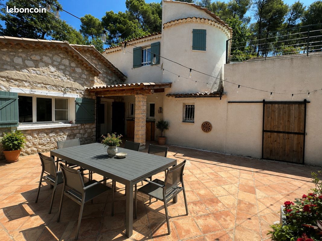 Maison 5 pièces 132 m² · à Les Pennes-Mirabeau · 132 m² · 680 000 €