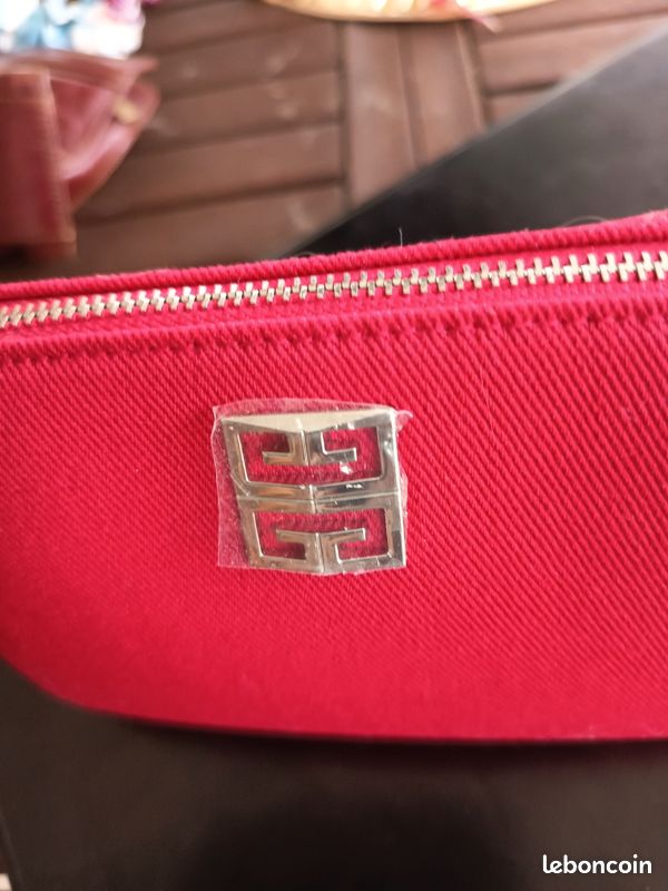 Pochette Givenchy neuve (image 5)