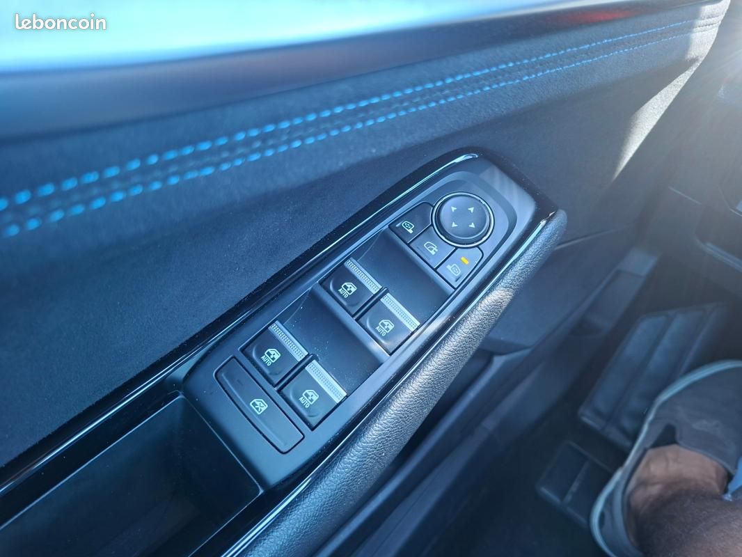 Renault Austral E-Tech hybrid 200 Techno esprit Alpine (image 23)