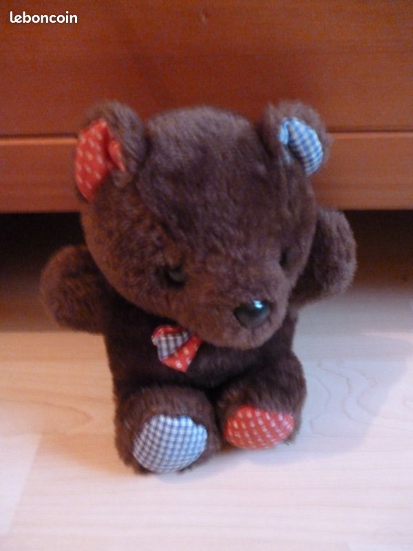 Peluche ours marron foncé (image 1)