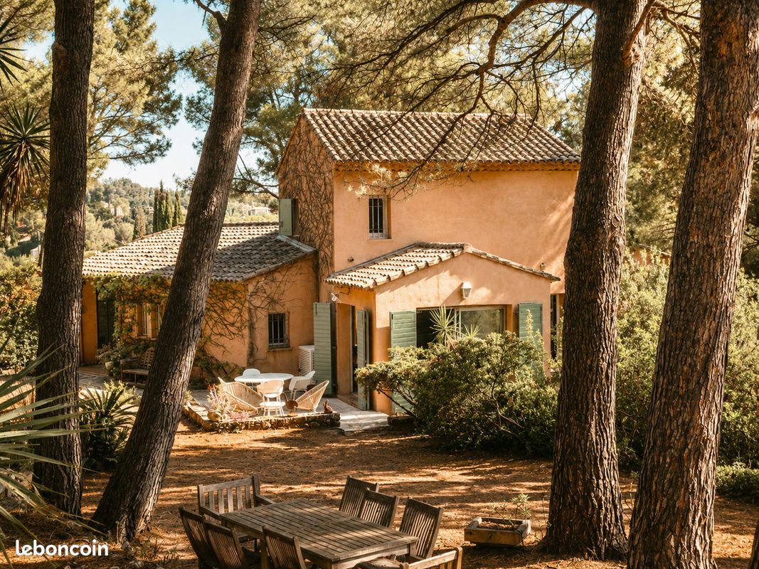 Maison 5 pièces 226 m² · à Sanary-sur-Mer · 226 m² · 1 660 000 €