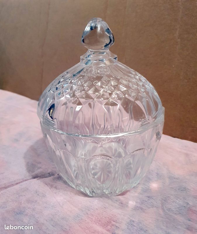 Bonbonnière ou sucrier en cristal (image 1)