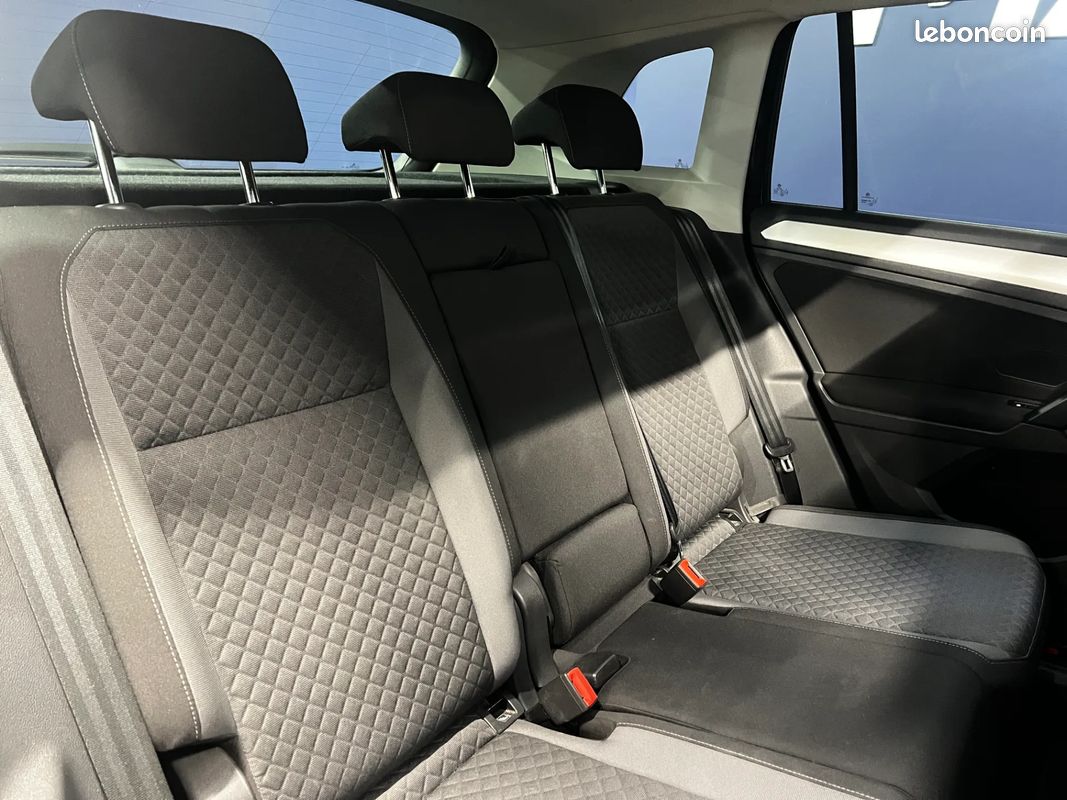 VOLKSWAGEN Tiguan 2.0 TDI 150ch Confortline - Boîte auto - CarPlay - Toit ouvrant panoramique - Régulateur de vitesse - Caméra de recul (image 27)