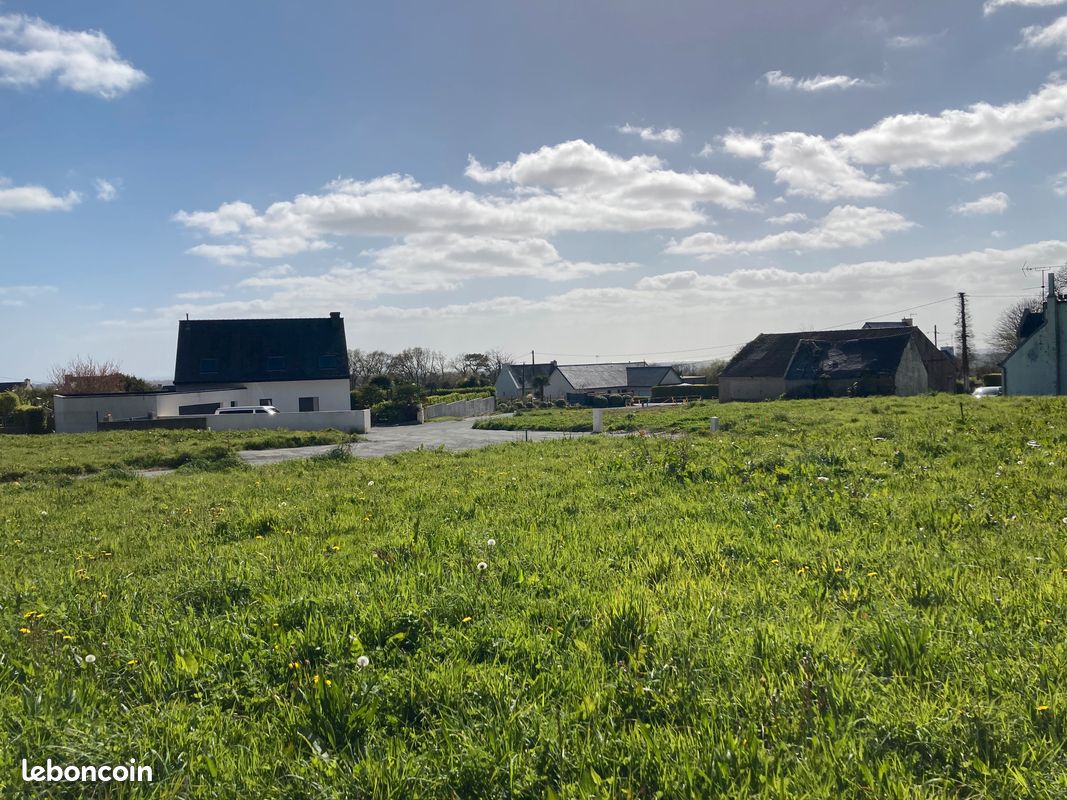 Terrain 670 m² · à Saint-Yvi · 95 810 €