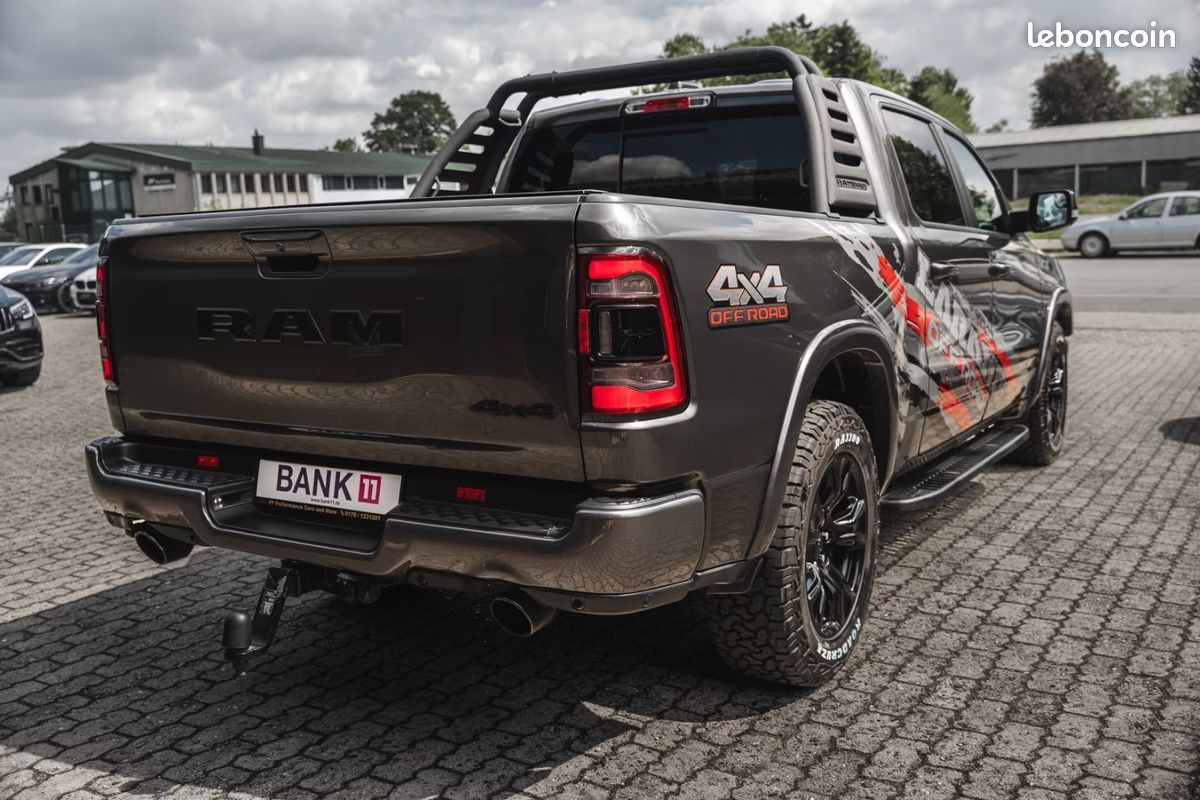 Dodge RAM 1500 Laramie eTorque GPL 5.7 V8 HEMI 401 ch 4x4 – Harman Kardon – Pano – 360° (image 10)
