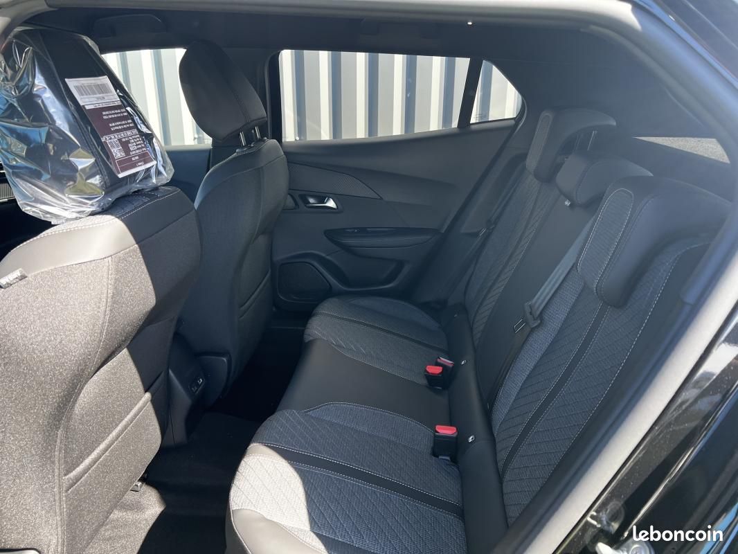 Peugeot 2008 NEUF ALLURE HYBRID 145CH E-DCS6 -28% SIEGES CHAUFFANTS (image 7)