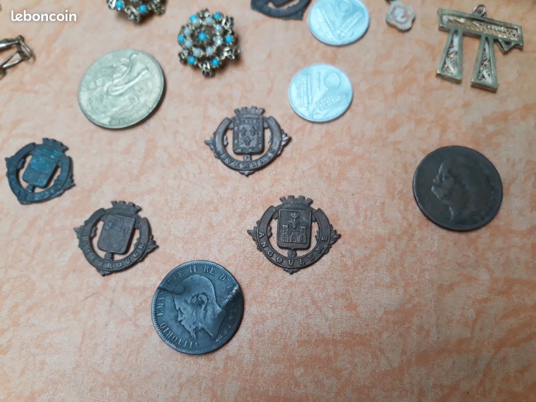 Lot médailles Bijou Chaîne Boucle Oreille Médaillon Monnaie Boite THZ (image 4)