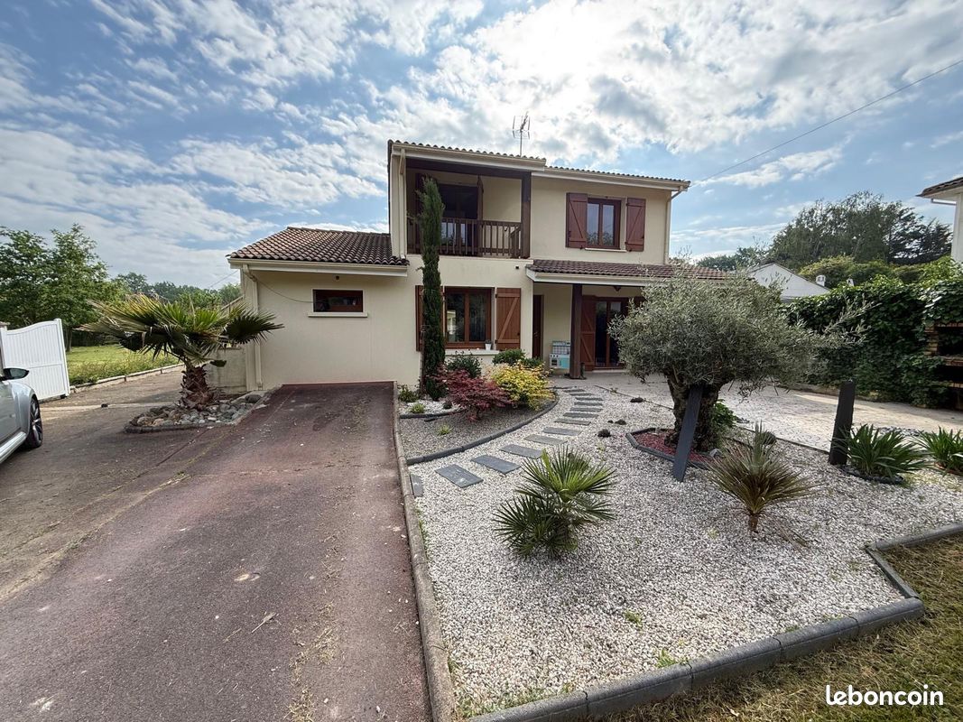 Maison 5 pièces 120 m² · à Sallebœuf · 120 m² · 317 000 €