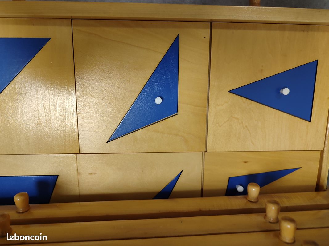 Cabinet géométrique Montessori (image 2)