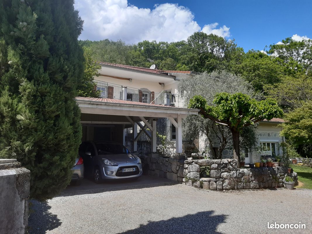 Maison 9 pièces 200 m² · à Le Touvet · 200 m² · 620 000 €