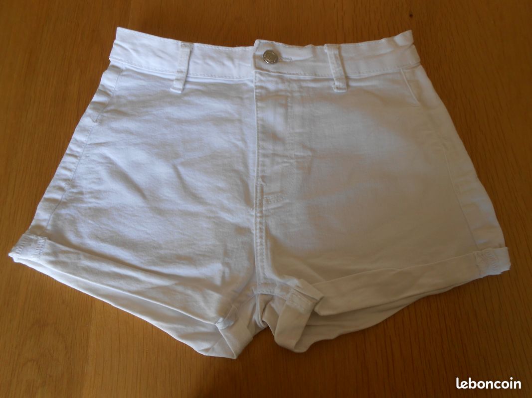Short denim blanc, Bershka, taille 36 (image 1)