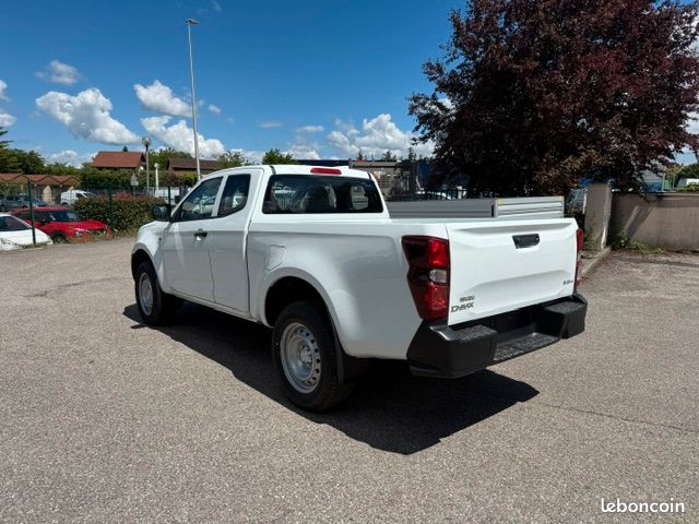 ISUZU D-MAX SPACE B-STRONG 2.2L 4X4 Disponible 31490 H.T (image 4)