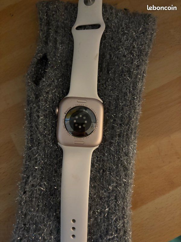 Apple watch (image 2)