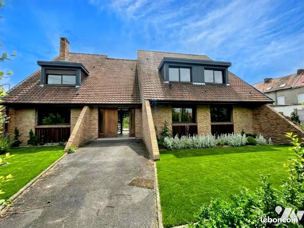 Maison 6 pièces 252 m² · à Hénin-Beaumont · 252 m² · 384 700 €