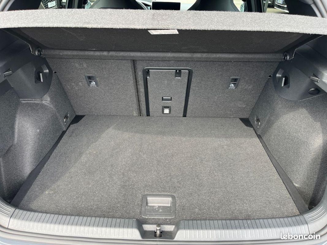 VOLKSWAGEN Golf 1.5 eTSI EVO2 116 DSG7 R-Line Edition (image 20)