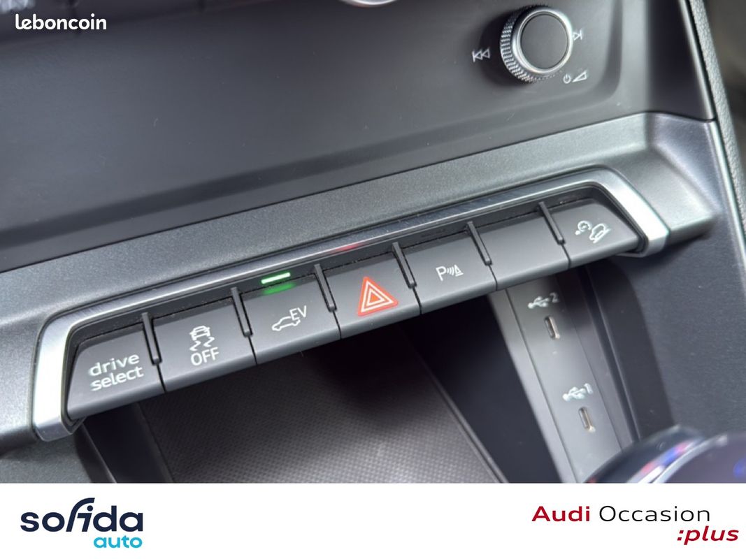 AUDI Q3 45 TFSIe 245 ch S tronic 6 S line (image 16)