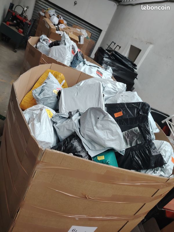 Pallet Di Pacchi Non Reclamati – Prodotti Misti, Elettronica E Box Regalo Per Sorprese E Divertimento