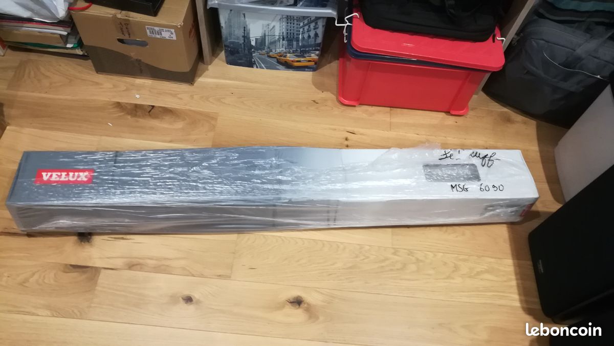 VELUX pare soleil motorisé pour fenêtre de toit plat (image 1)