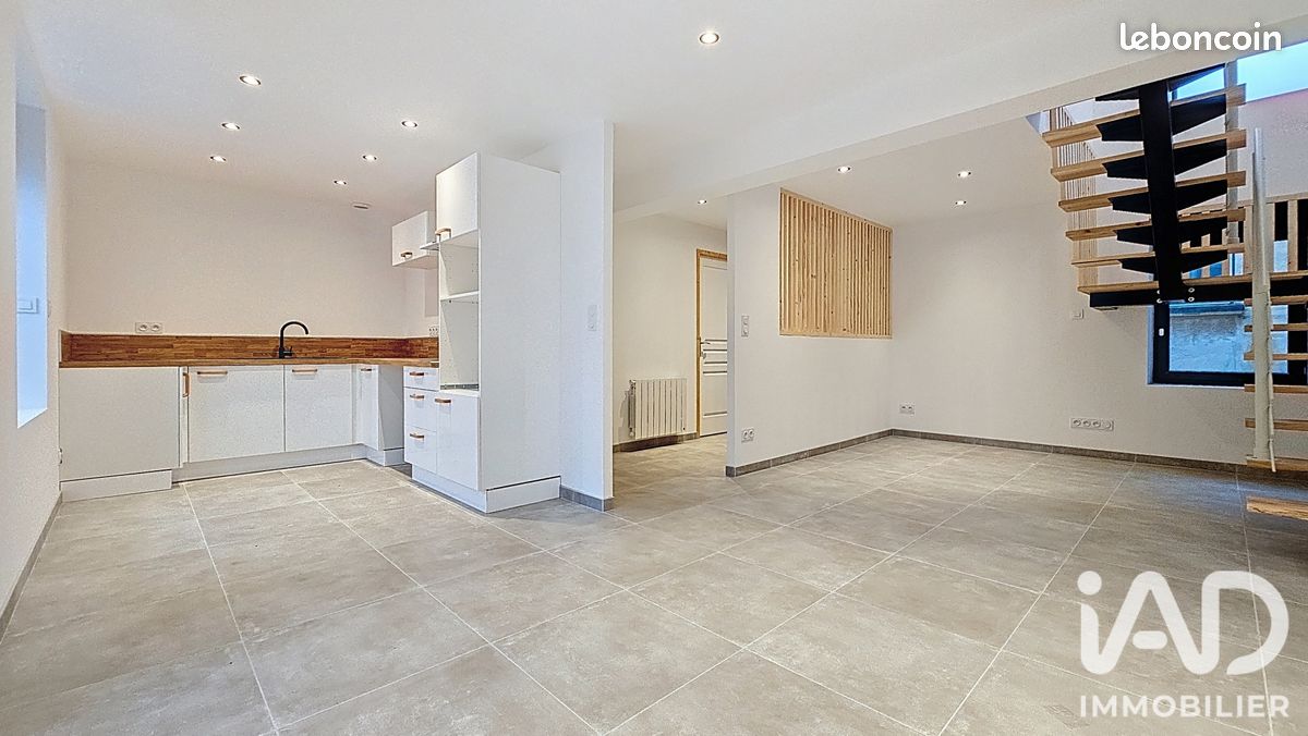 Appartement 5 pièces 86 m² · à Saint-Julien-Molin-Molette · 86 m² · 830 €