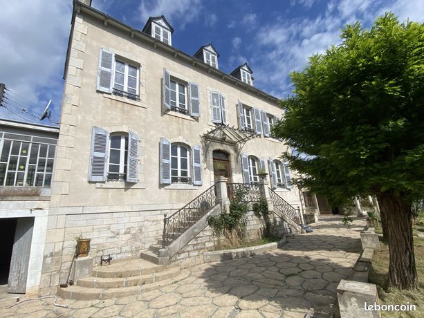 Maison 8 pièces 270 m²